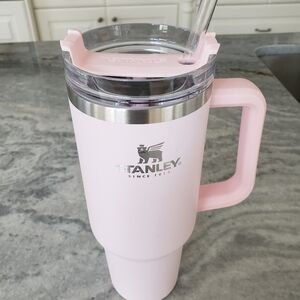 Stanley • Pink Quencher 40 oz. Tumbler